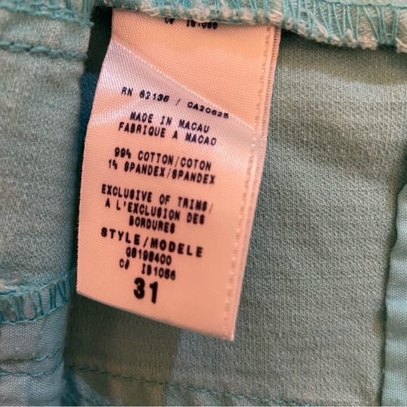 Guess Jeans cotton capris. - Picture 4 of 4